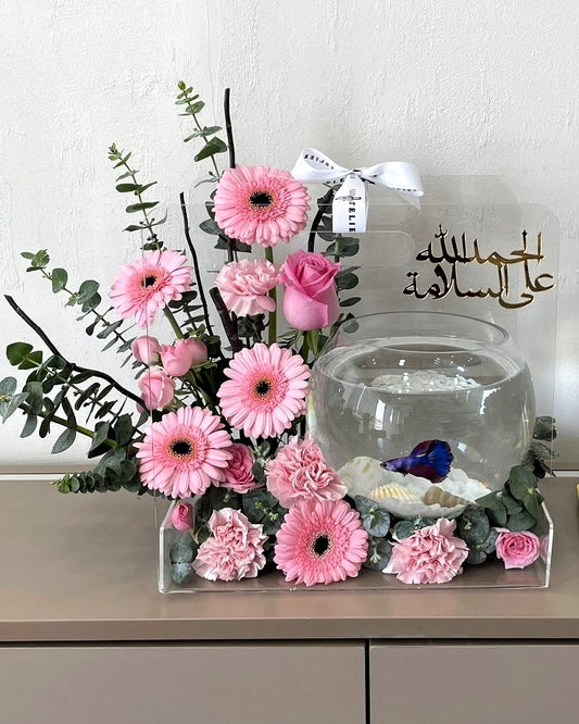 Pink flowers with bettafish