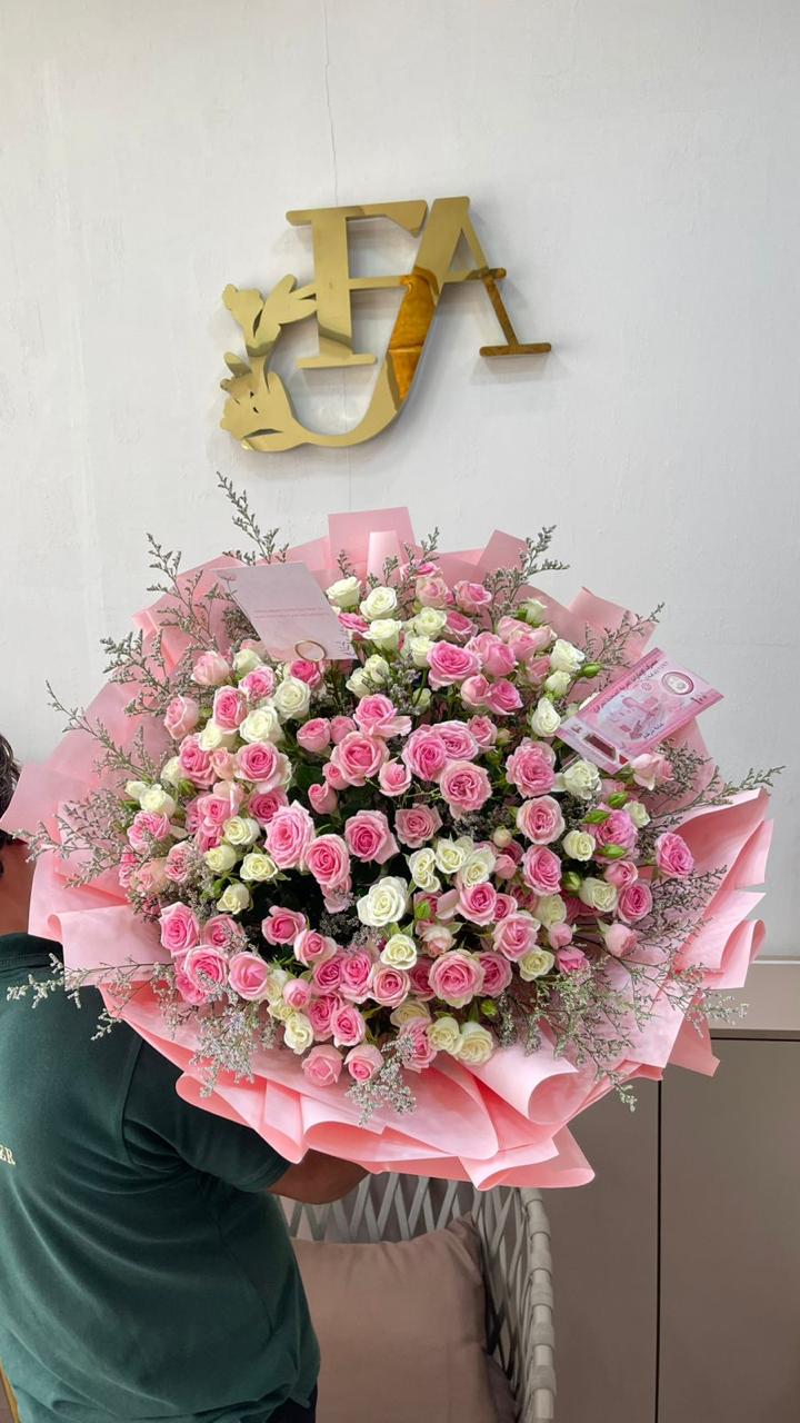 Hand Bouquet - White & Pink